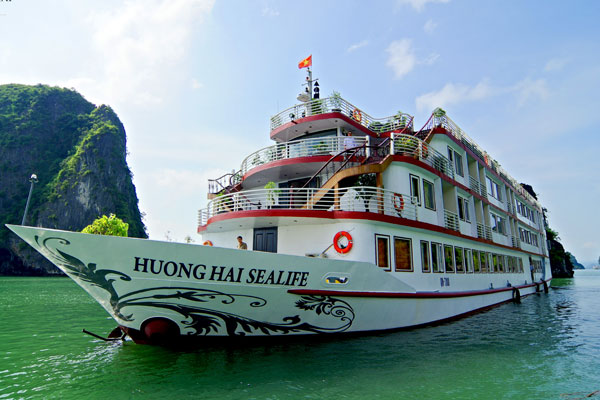 HUONG HAI SEALIFE CRUISE ( UNIQUE WAY DISCOVERING BAI TU LONG BAY - HIGHLY RECOMMEND ) From 135USD/Person.